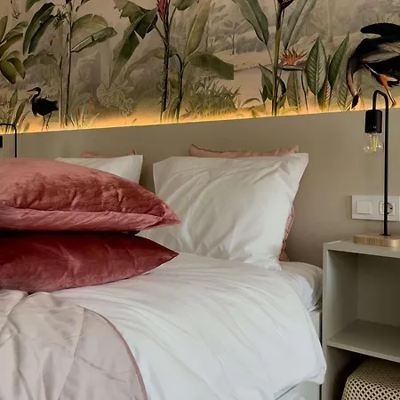 Palace Quarter 2 Peaceful Modern Floor *