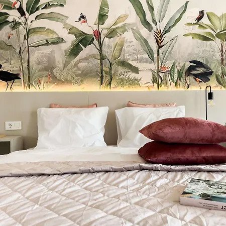 Palace Quarter 2 Peaceful Modern Floor