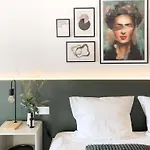 Palace Quarter 2 Peaceful Modern Floor Daire *