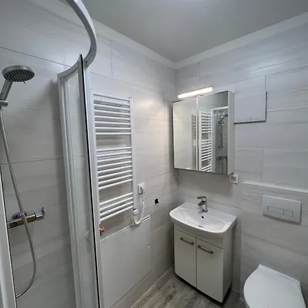 Palace Quarter 2 Peaceful Modern Floor Daire